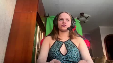 Snapshot of linettehnatow chatting on February 5, 2026, 12:54 pm Eva online show from February 5, 2026, 12:54 pm