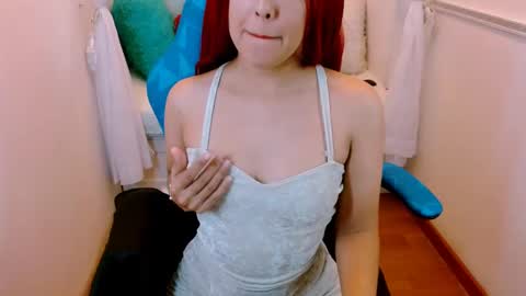 V A L E  N T I N A online show from December 15, 2024, 10:04 pm