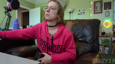 Snapshot of linzy19 chatting on January 30, 2025, 8:42 pm Linzy19 online show from January 30, 2025, 8:42 pm