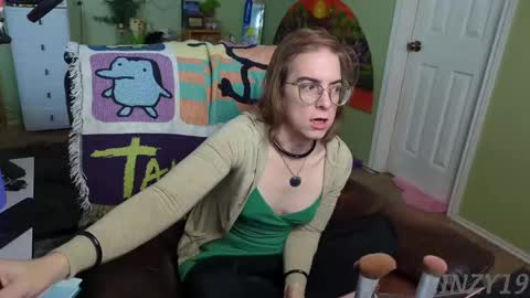 Snapshot of linzy19 chatting on February 20, 2025, 3:52 pm Linzy19 online show from February 20, 2025, 3:52 pm