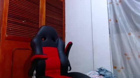 lion_grr online show from January 5, 2025, 3:11 am