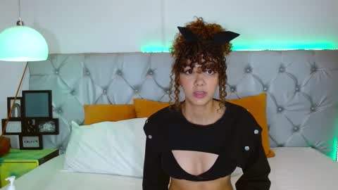 Snapshot of lioravelvetc chatting on February 14, 2026, 2:14 pm Eliza Moreau online show from February 14, 2026, 2:14 pm