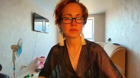 Liora Weiss online show from May 29, 2026, 7:50 am