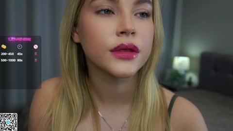 Snapshot of lipswithsmileonthem chatting on December 12, 2024, 11:14 pm Amelia online show from December 12, 2024, 11:14 pm