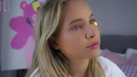 Amelia online show from December 4, 2025, 1:15 am