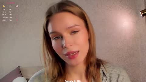 Lina online show from December 19, 2025, 1:12 am