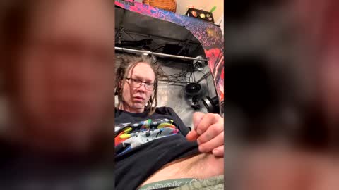 liquid187 online show from April 13, 2026, 2:22 pm