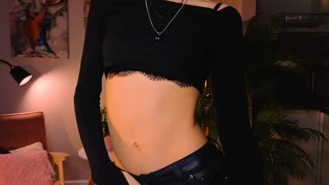 Snapshot of lis__batsy chatting on December 4, 2025, 2:26 pm LIs online show from December 4, 2025, 2:26 pm