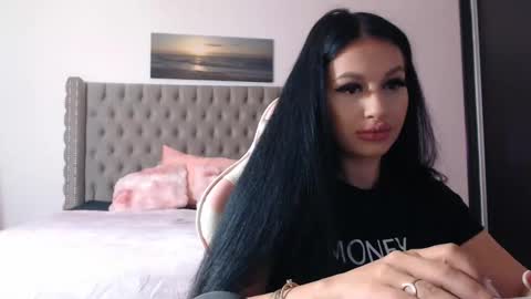 Lisa online show from November 14, 2025, 9:02 pm