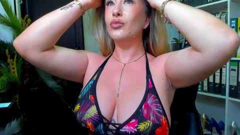 Snapshot of lisa2018 chatting on March 1, 2025, 5:09 am lisa online show from March 1, 2025, 5:09 am