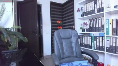 lisa online show from November 30, 2025, 3:10 am