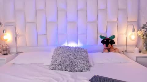 Snapshot of lisa_baker1 chatting on December 20, 2025, 11:45 pm Lisa Baker online show from December 20, 2025, 11:45 pm