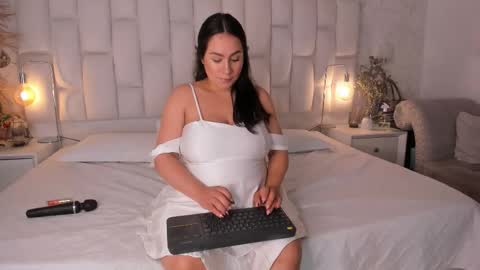 Snapshot of lisa_baker1 chatting on January 9, 2026, 12:13 am Lisa Baker online show from January 9, 2026, 12:13 am