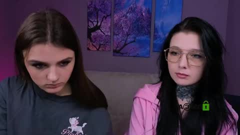 Lisa online show from November 17, 2025, 12:55 pm