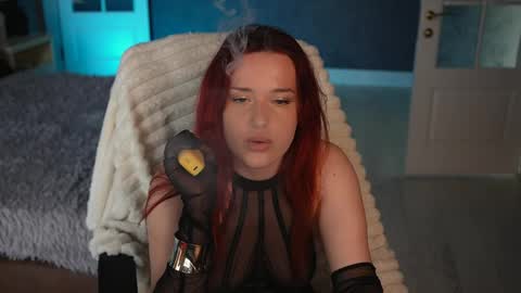 lisa_elfy online show from April 18, 2026, 2:21 pm