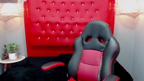 Lisa online show from December 29, 2024, 3:33 am