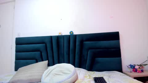 Snapshot of lisa_white_ chatting on February 19, 2025, 8:44 am lisa white online show from February 19, 2025, 8:44 am