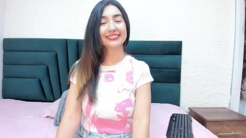 lisa white  online show from December 23, 2025, 4:32 am