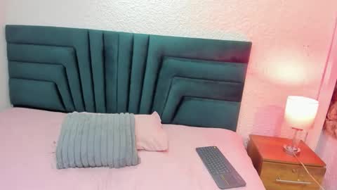 lisa white  online show from January 11, 2026, 3:44 am