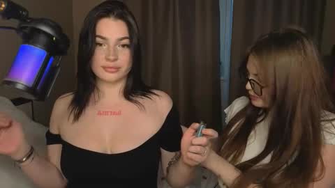 Lisa and Den online show from September 28, 2025, 10:31 am