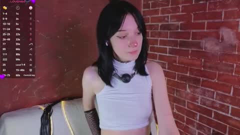 Snapshot of lisabunnyyy chatting on February 19, 2026, 8:27 pm Lisa online show from February 19, 2026, 8:27 pm