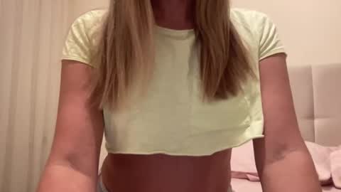 Lisa online show from January 10, 2025, 8:04 pm