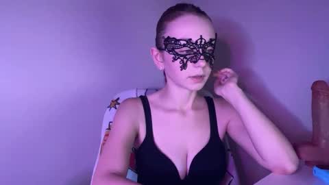 Snapshot of lisafrazier chatting on September 10, 2025, 5:13 pm Lisa online show from September 10, 2025, 5:13 pm