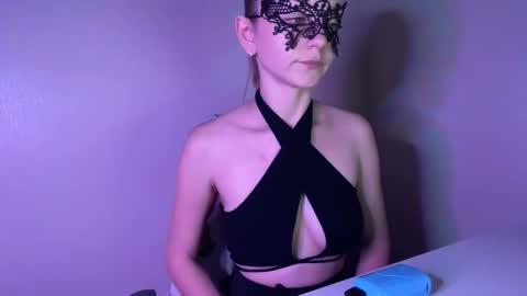 Snapshot of lisafrazier chatting on September 13, 2025, 4:40 pm Lisa online show from September 13, 2025, 4:40 pm