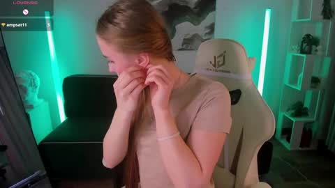 Snapshot of lisahille chatting on February 24, 2026, 8:01 am Lisa online show from February 24, 2026, 8:01 am