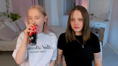 Lisa blonde  Alisa brunette online show from April 3, 2026, 7:23 pm