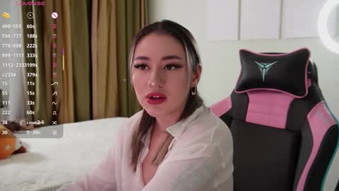   LISA   online show from December 3, 2025, 5:44 pm