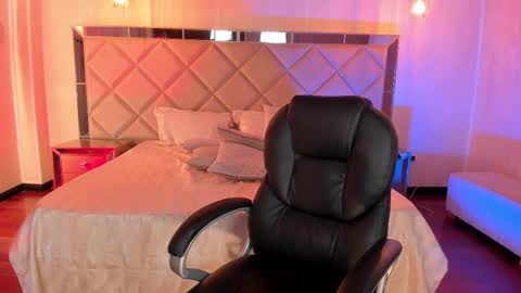 LISA MONROE online show from February 14, 2025, 12:41 am