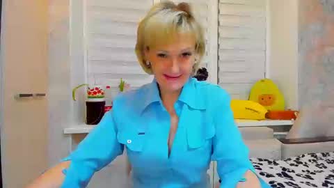 Snapshot of lisasimsx chatting on February 23, 2025, 7:28 pm Lisasimsxs online show from February 23, 2025, 7:28 pm