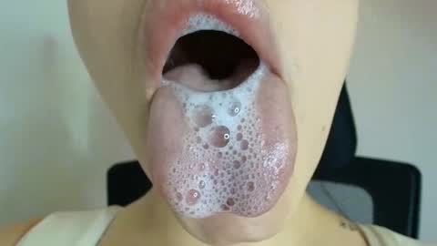 Lisbet online show from October 28, 2025, 9:28 pm