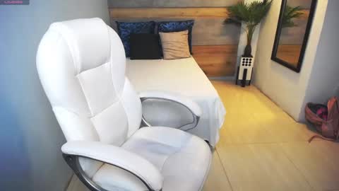 Liseth Fox online show from February 22, 2025, 2:06 am