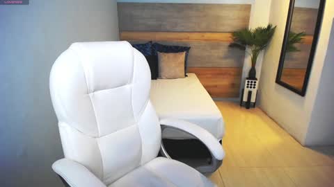 Liseth Fox online show from February 25, 2025, 1:20 am