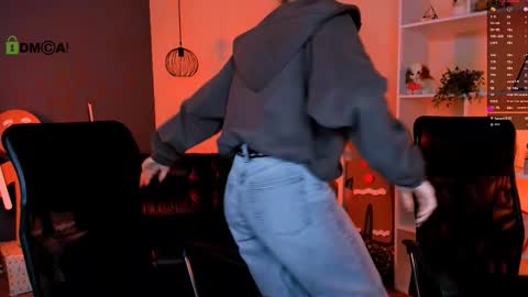 lissa_night online show from December 23, 2025, 11:08 am