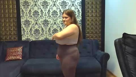 Lisa online show from November 10, 2025, 2:49 pm