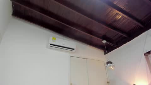 lissaharris online show from November 30, 2025, 4:22 pm