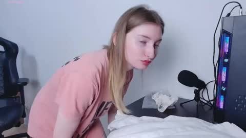 Lissa online show from September 10, 2025, 9:42 am