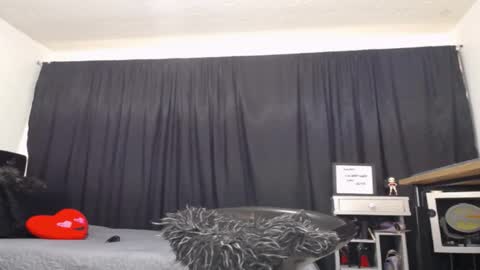 LITA a sexy milf online show from February 25, 2025, 8:41 pm