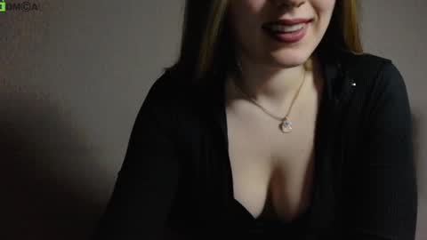 Snapshot of little___angell chatting on December 5, 2024, 5:17 pm Tina online show from December 5, 2024, 5:17 pm