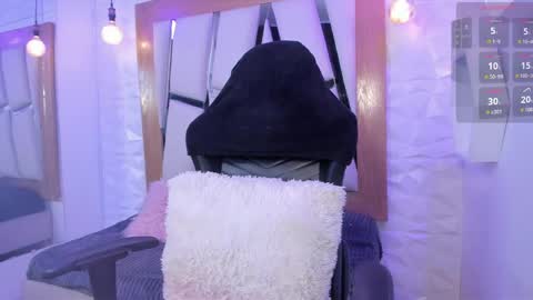 little ary online show from April 25, 2026, 12:13 am