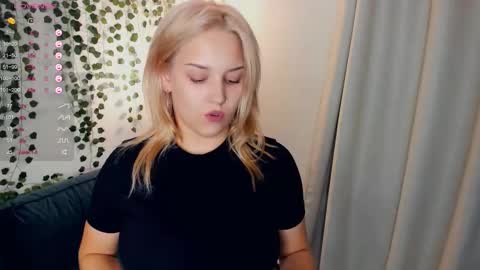 Bella online show from September 24, 2025, 7:17 pm