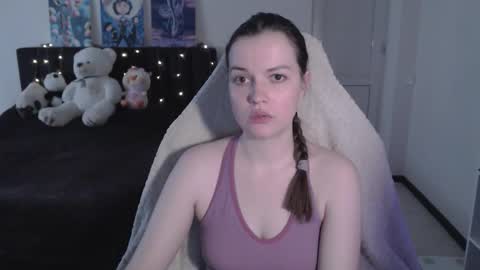 little__flowers online show from March 25, 2026, 9:48 am