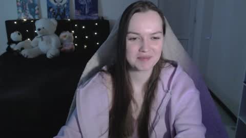 little__flowers online show from April 20, 2026, 8:28 am