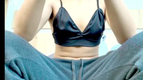 Snapshot of little__maddy chatting on June 1, 2026, 1:46 pm Maddy online show from June 1, 2026, 1:46 pm