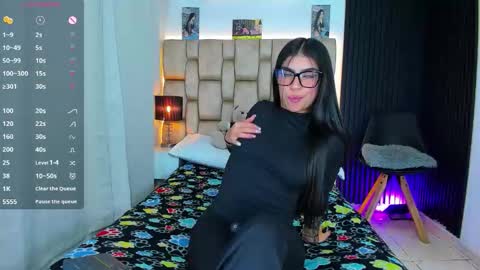 Sophie ---- connected from 1400 to 2100 Colombia time online show from November 16, 2025, 9:31 pm