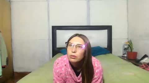 Diablita online show from September 19, 2025, 10:49 am