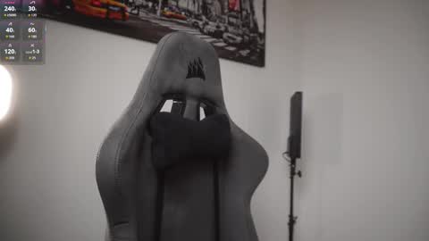 Help me reach 100 likes online show from November 20, 2025, 7:13 pm